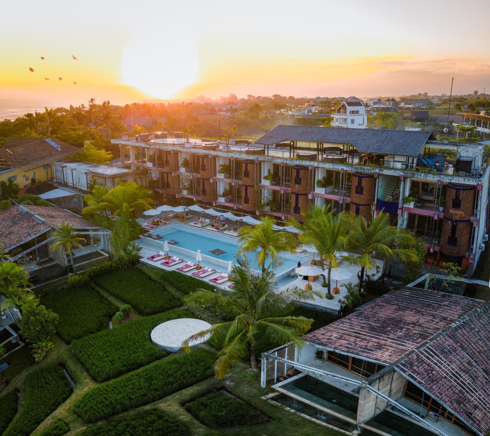 Shore Amora Canggu Hotel Exterior photo