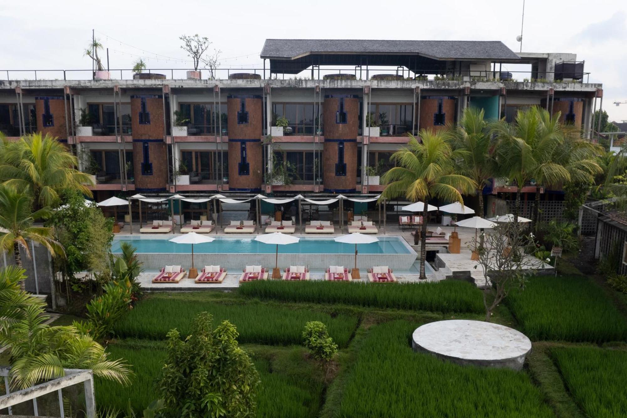 Shore Amora Canggu Hotel Exterior photo