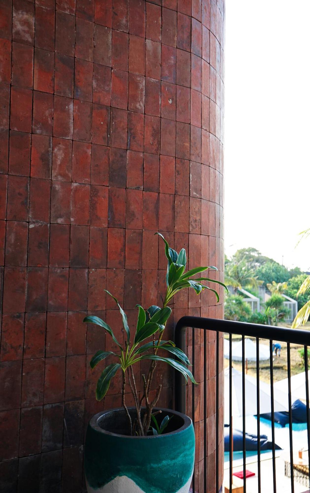 Shore Amora Canggu Hotel Exterior photo