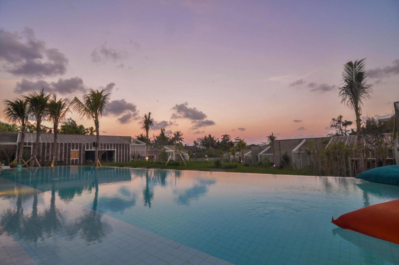 Shore Amora Canggu Hotel Exterior photo